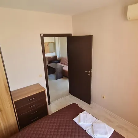 Laguna Beach Apartamento Ravda